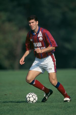 Zidanın keçmiş klubu dağıldı